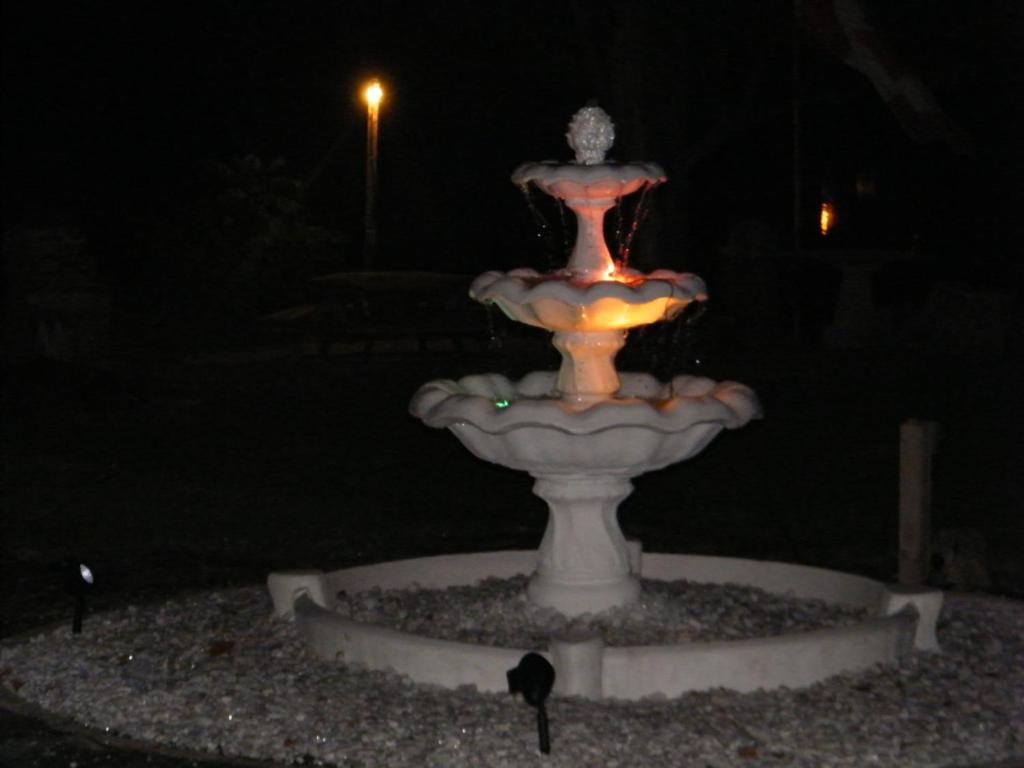 Campbellford River Inn ภายนอก รูปภาพ