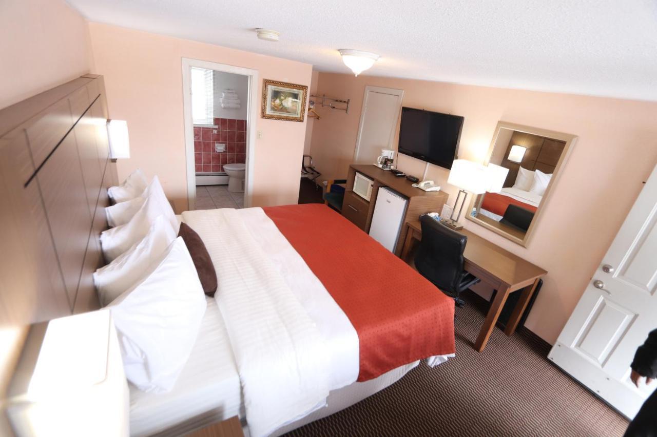 Campbellford River Inn ภายนอก รูปภาพ